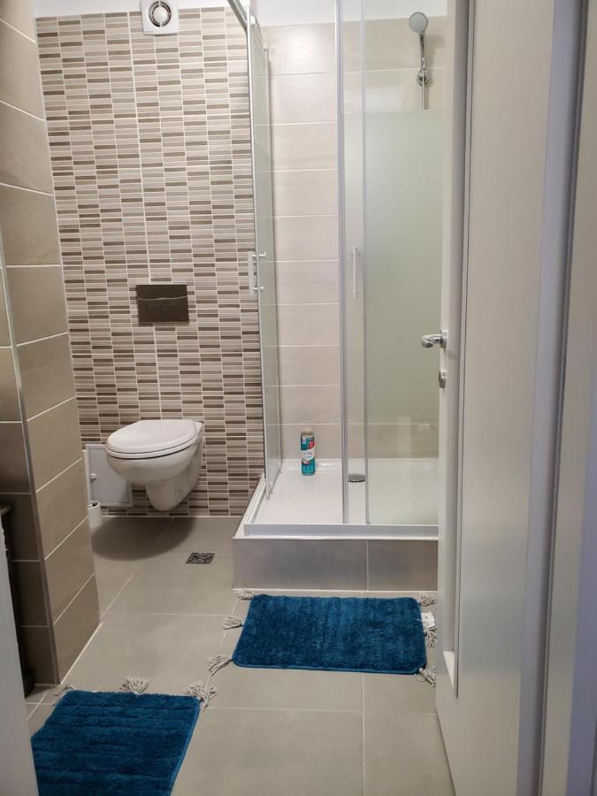 Apartament Penthouse cu Jacuzzi langa mall Coresi Brașov Exterior foto