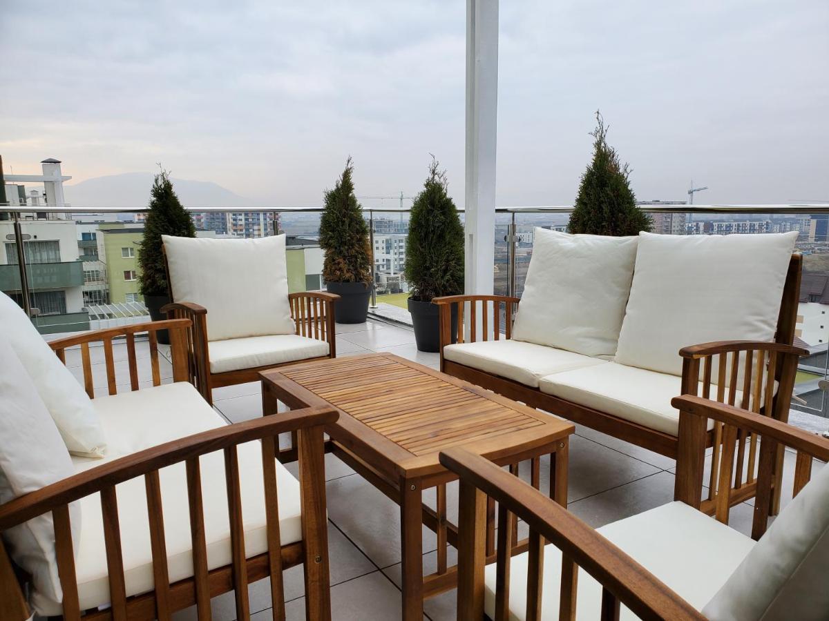 Apartament Penthouse cu Jacuzzi langa mall Coresi Brașov Exterior foto