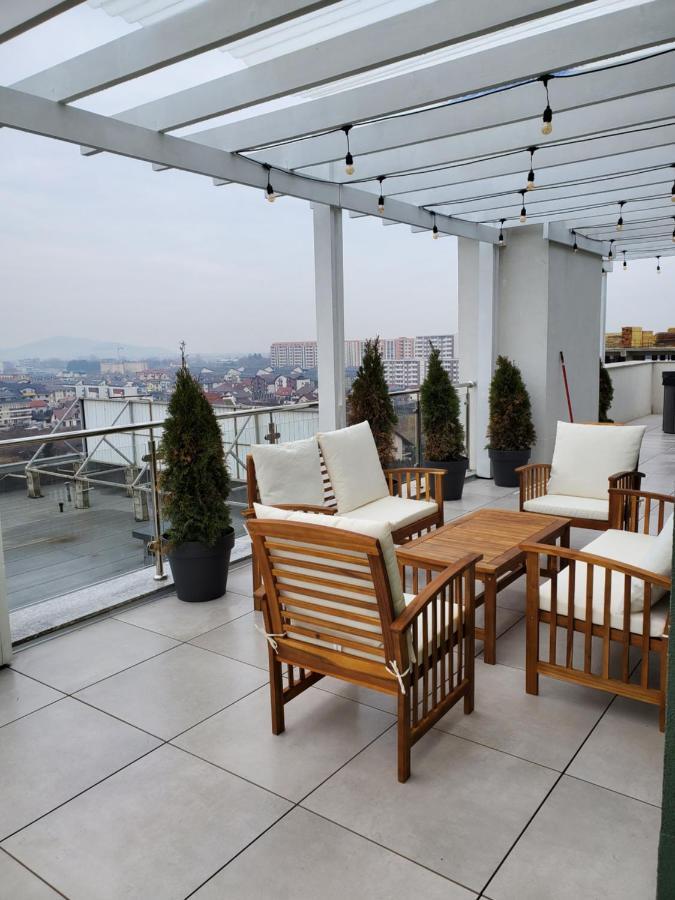 Apartament Penthouse cu Jacuzzi langa mall Coresi Brașov Exterior foto